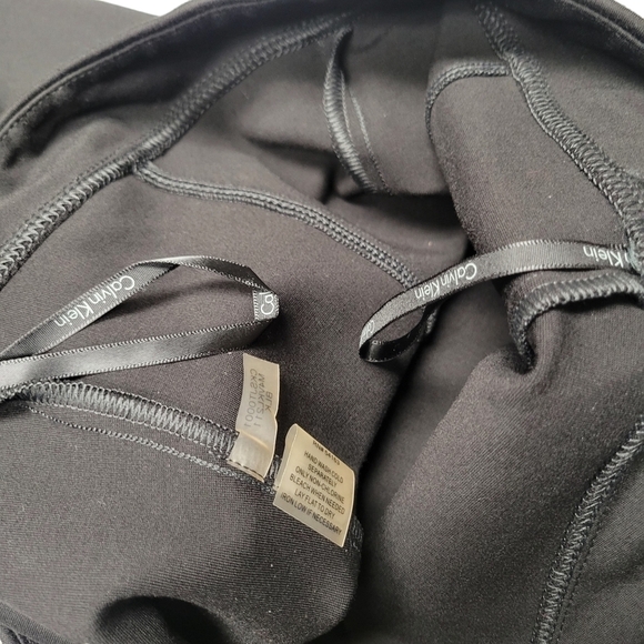 Calvin Klein Women's Slim Fit Ankle Length Dress Pants. Size XS.  Excellent Cond - Picture 7 of 9